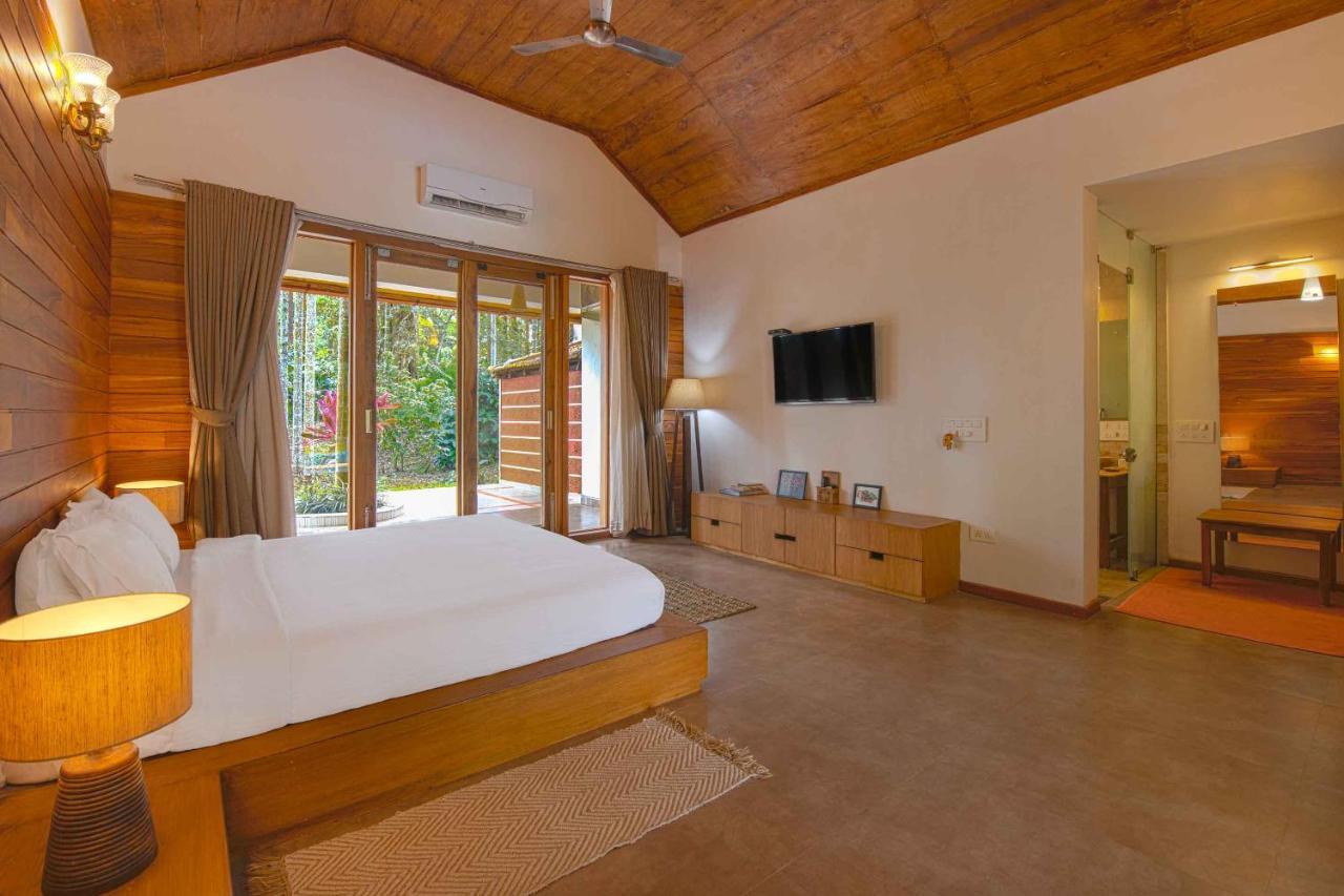 Stayvista At Tall Silver With Infinity Pool & Breakast Madikeri Bagian luar foto
