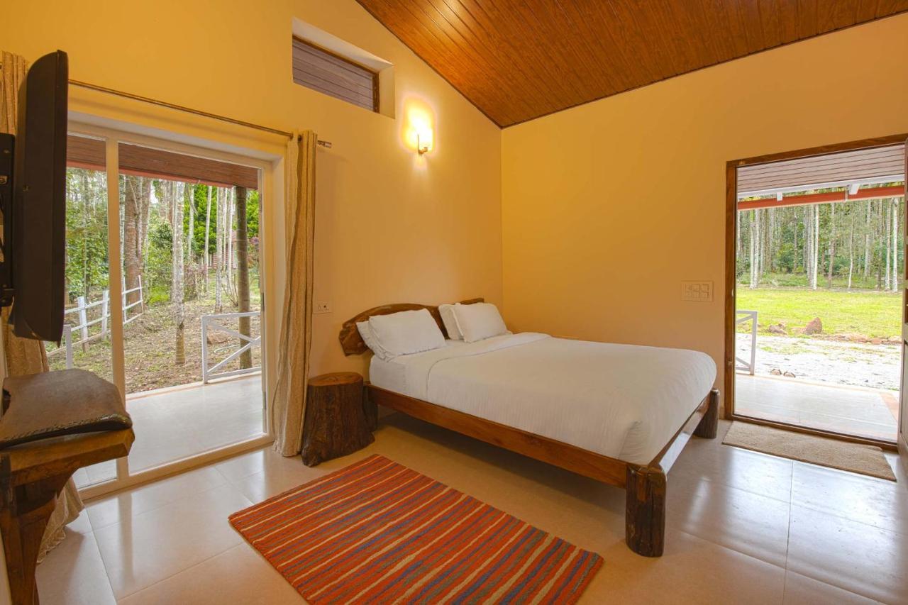 Stayvista At Tall Silver With Infinity Pool & Breakast Madikeri Bagian luar foto